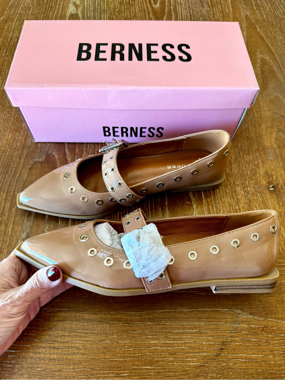 NWT beige Berness Astra Grommet Mary
Jane flat 8.5 (marked 8, runs big) - Picture 2 of 13